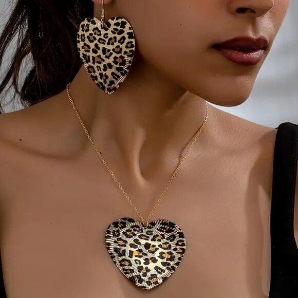 neclace & Earrings cheetah Jewelry - Statement Necklace & Earrings 3pc Leopard Print Heart Bold Dangle Stylish Trendy